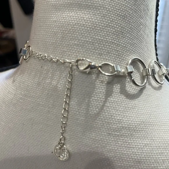 Statement Necklace - Picture 5 of 9